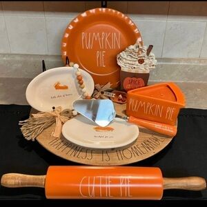 RAE DUNN PUMPKIN PIE DECOR
